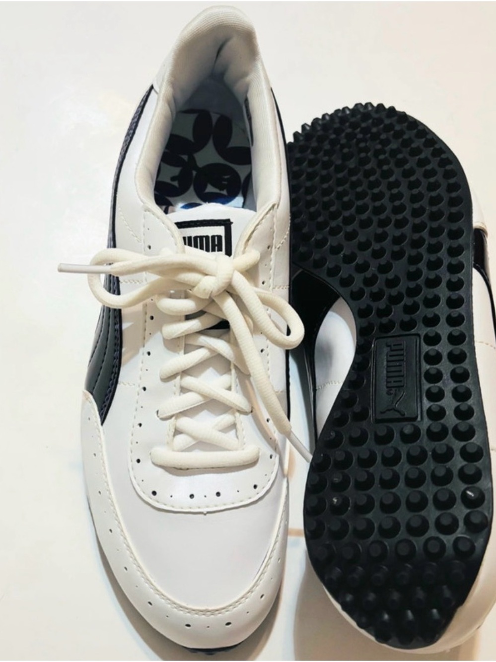 Nike Men's White and Black Low-Top Sneaker. 5 y 5 y para mujer número #8